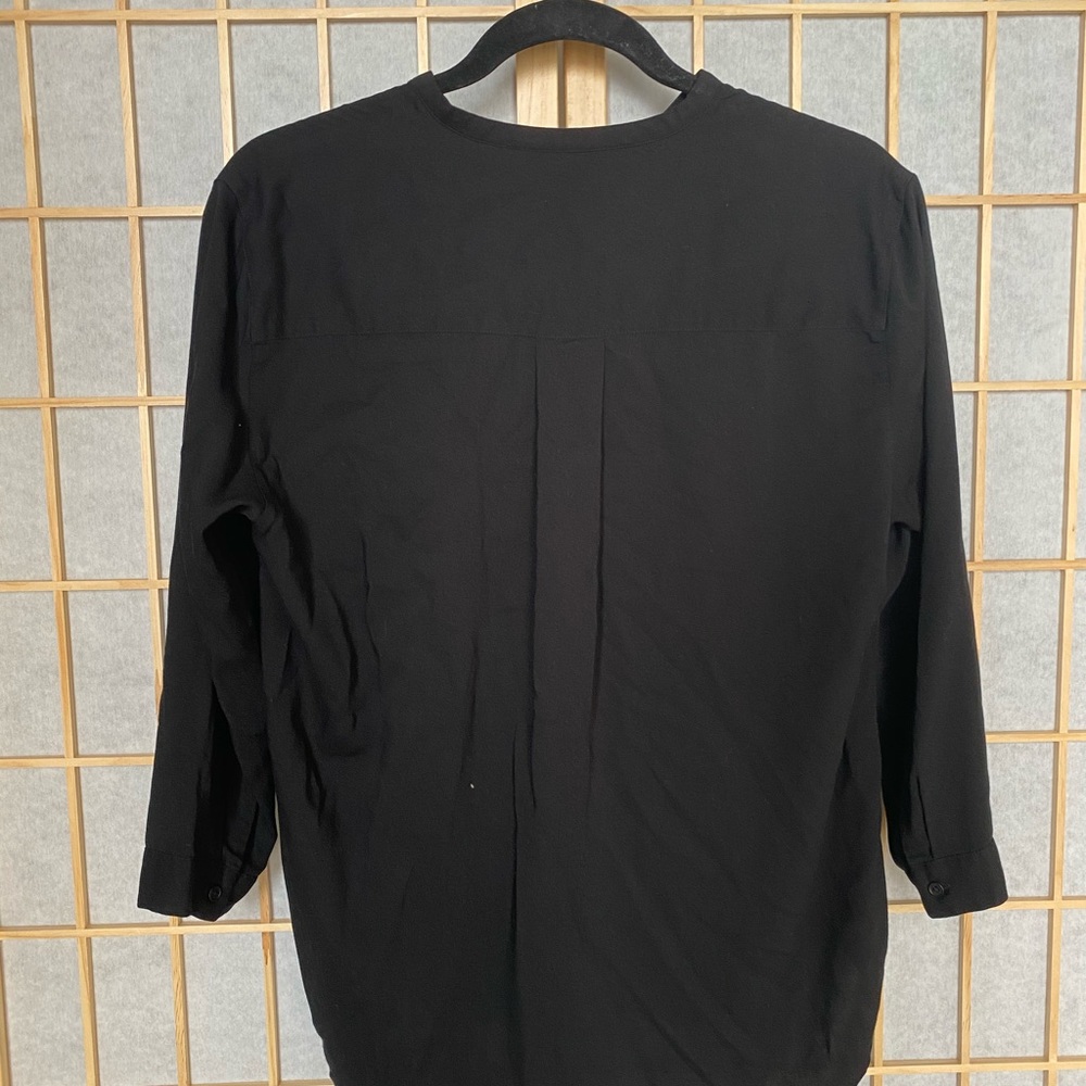 Uniqlo Black Medium sized top